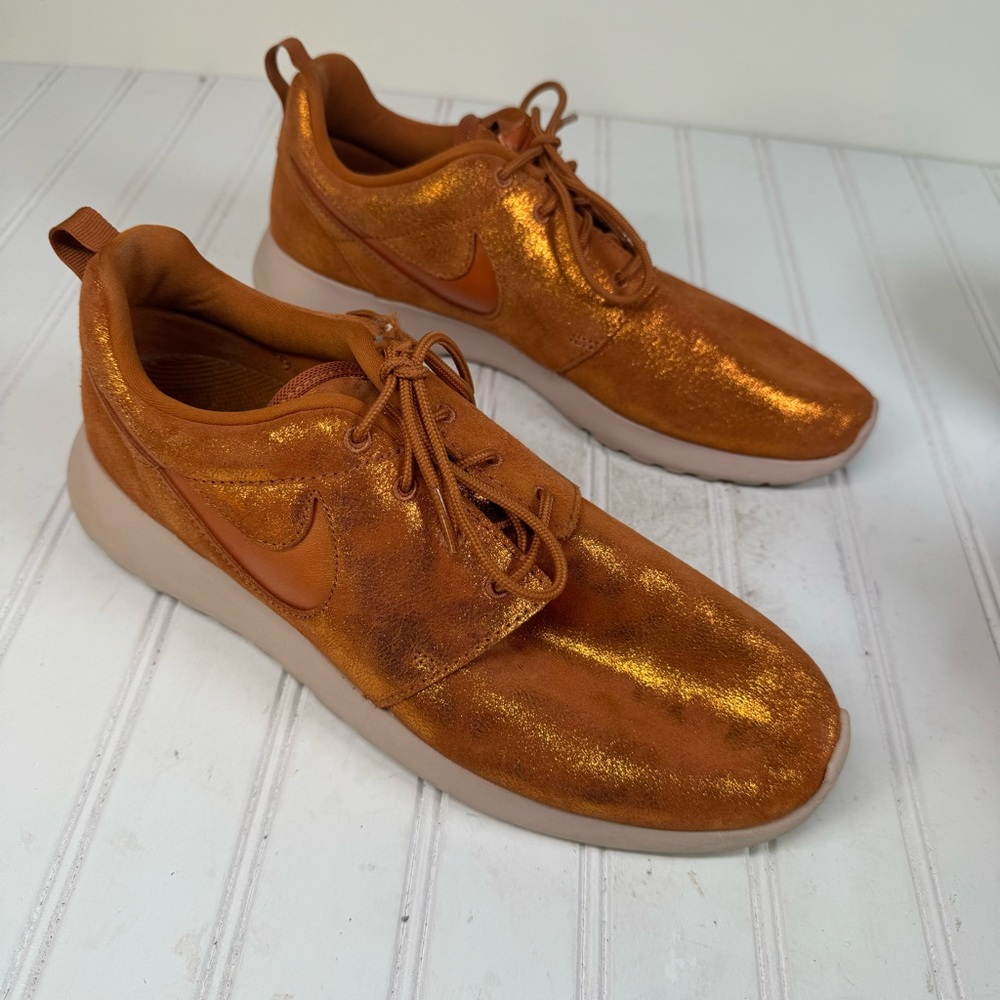 Nike Roshe One Premium metallic Tawny lace up sneakers